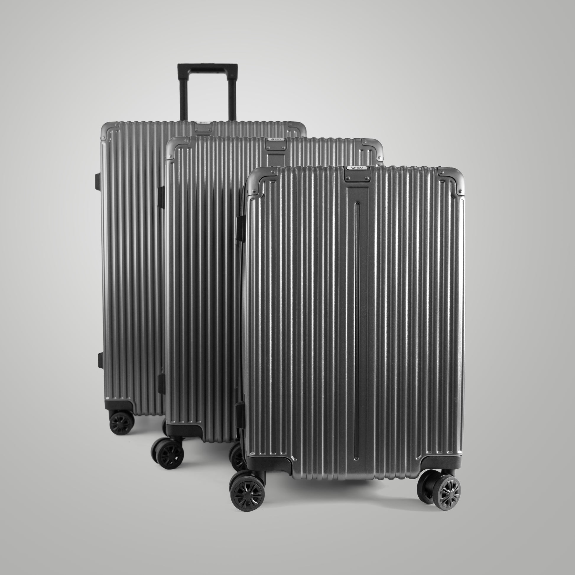 REO Metro Gray Polycarbonate Luggage
